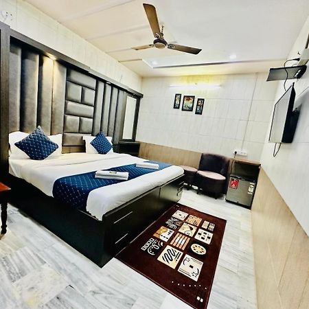 Hotel Sheela, 100M From Taj Mahal Агра Екстер'єр фото