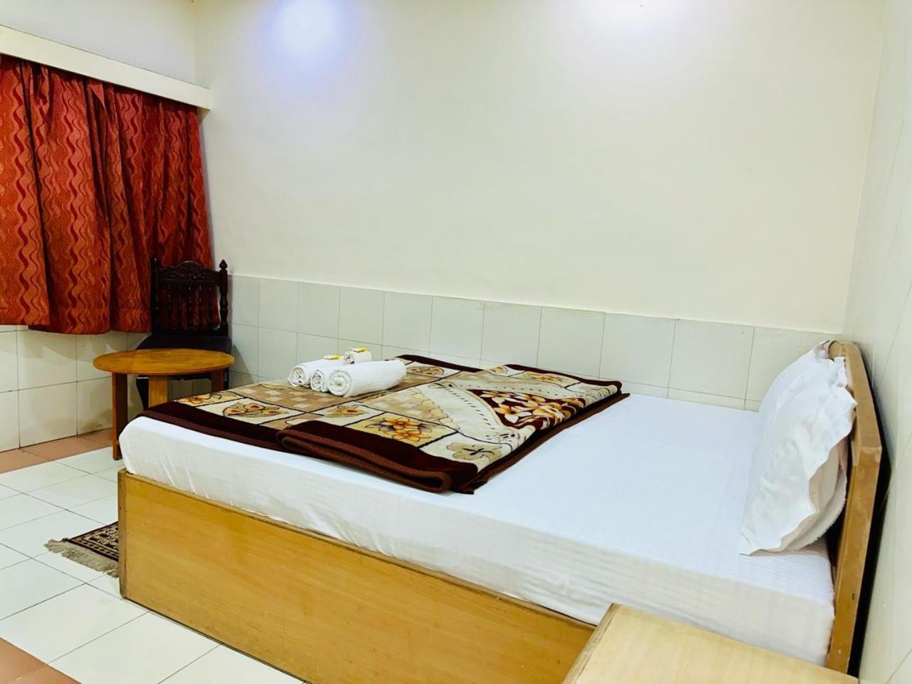 Hotel Sheela, 100M From Taj Mahal Агра Екстер'єр фото