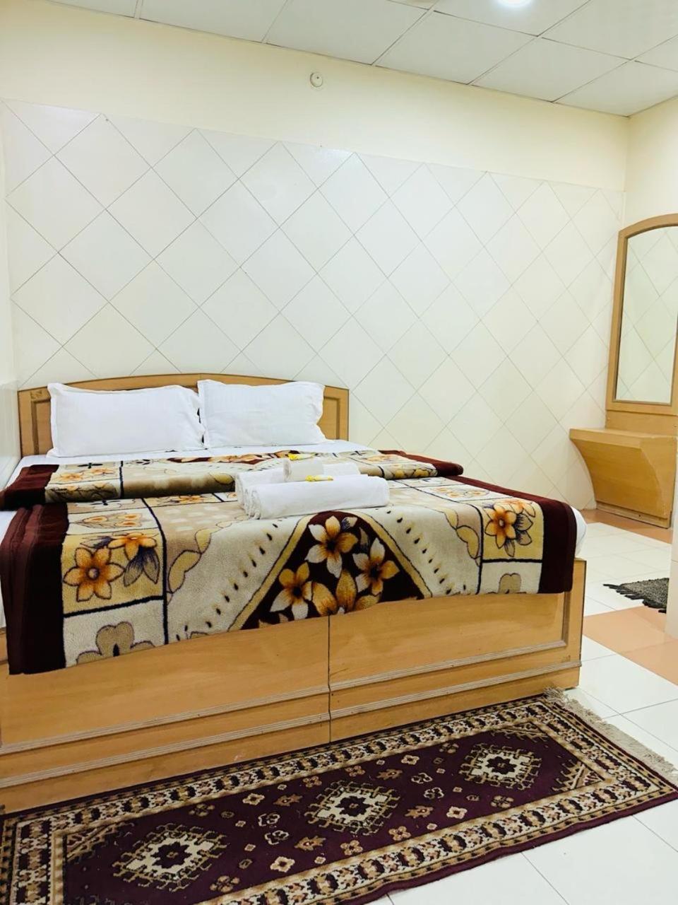 Hotel Sheela, 100M From Taj Mahal Агра Екстер'єр фото
