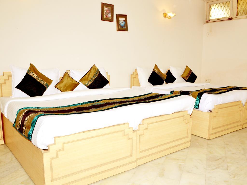 Hotel Sheela, 100M From Taj Mahal Агра Екстер'єр фото