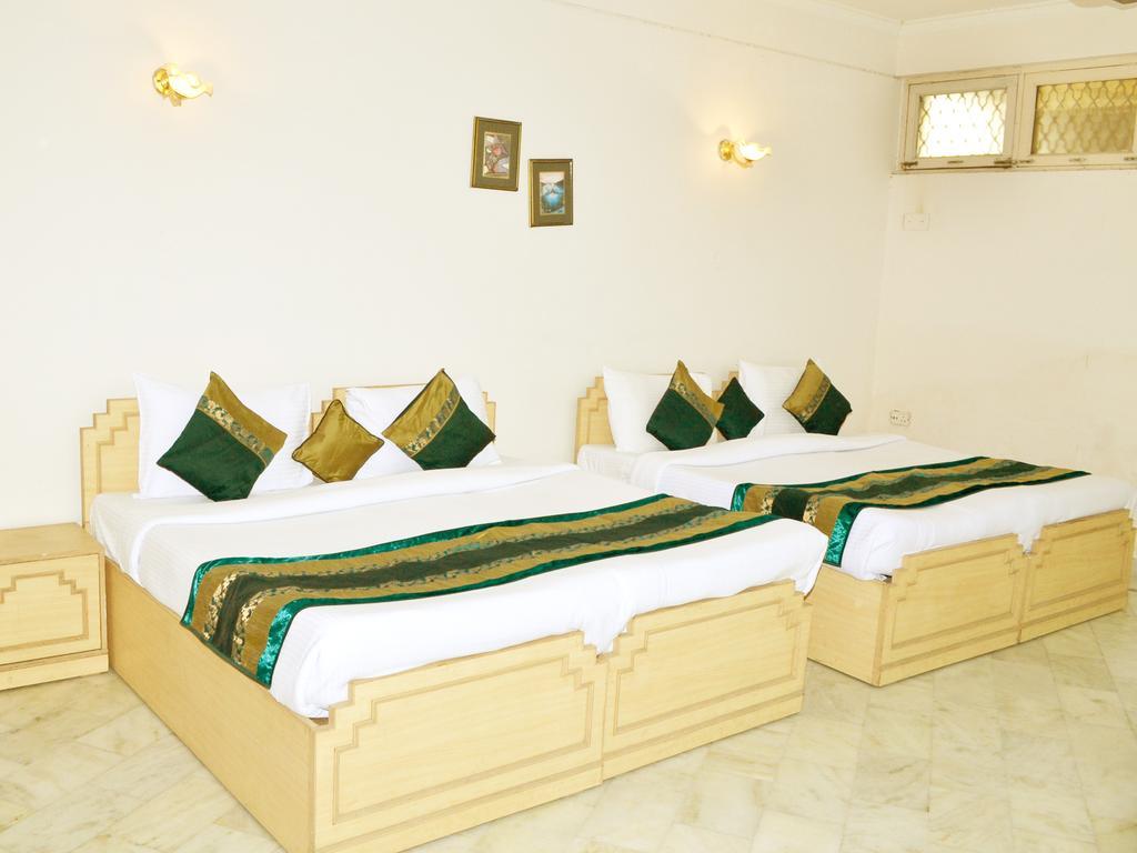 Hotel Sheela, 100M From Taj Mahal Агра Екстер'єр фото