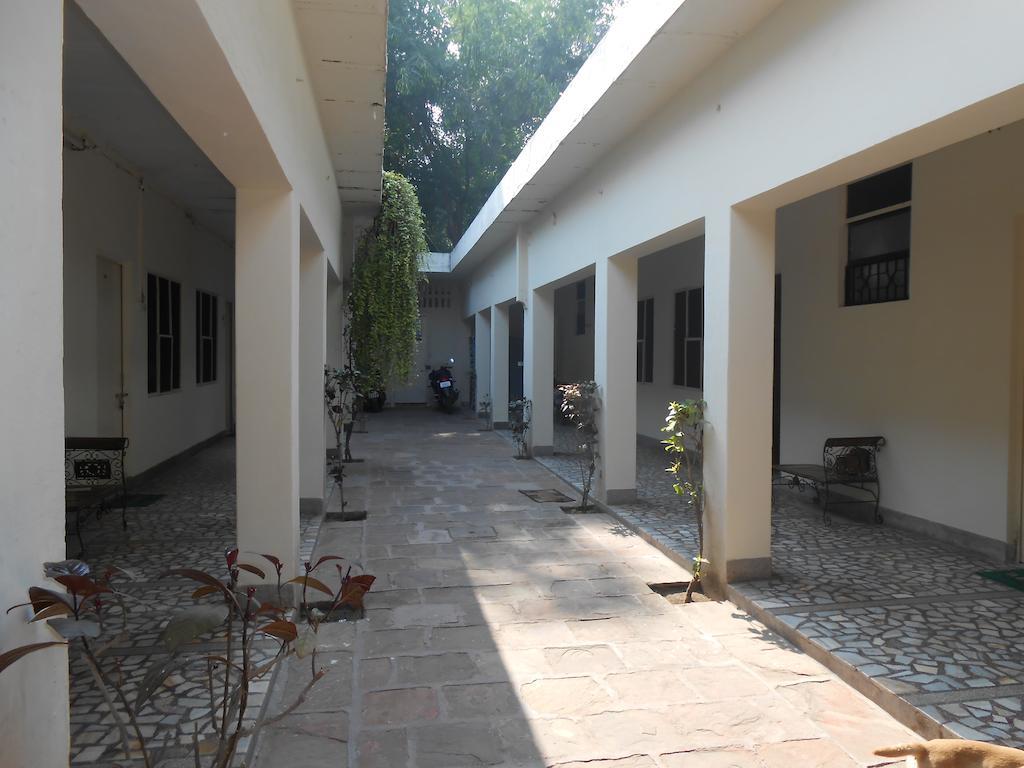 Hotel Sheela, 100M From Taj Mahal Агра Екстер'єр фото