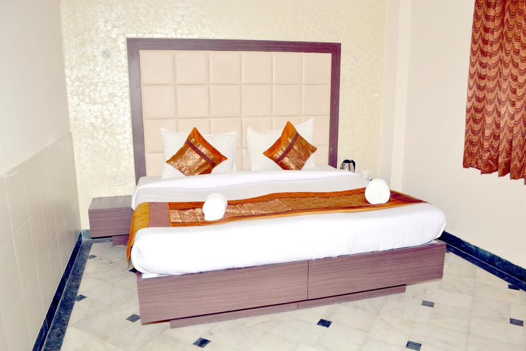 Hotel Sheela, 100M From Taj Mahal Агра Екстер'єр фото