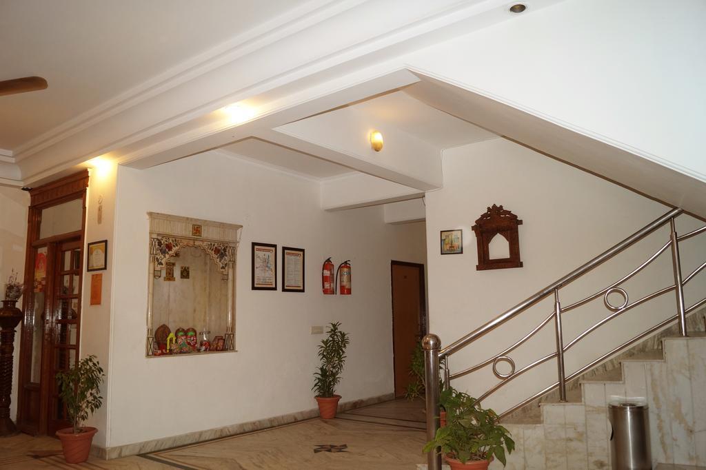 Hotel Sheela, 100M From Taj Mahal Агра Екстер'єр фото
