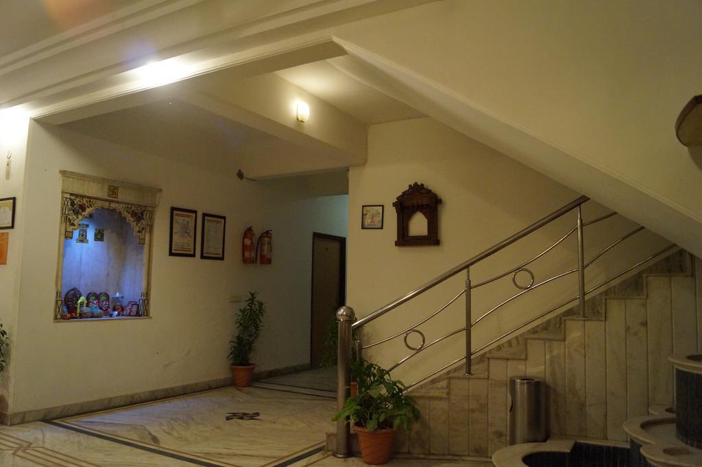 Hotel Sheela, 100M From Taj Mahal Агра Екстер'єр фото