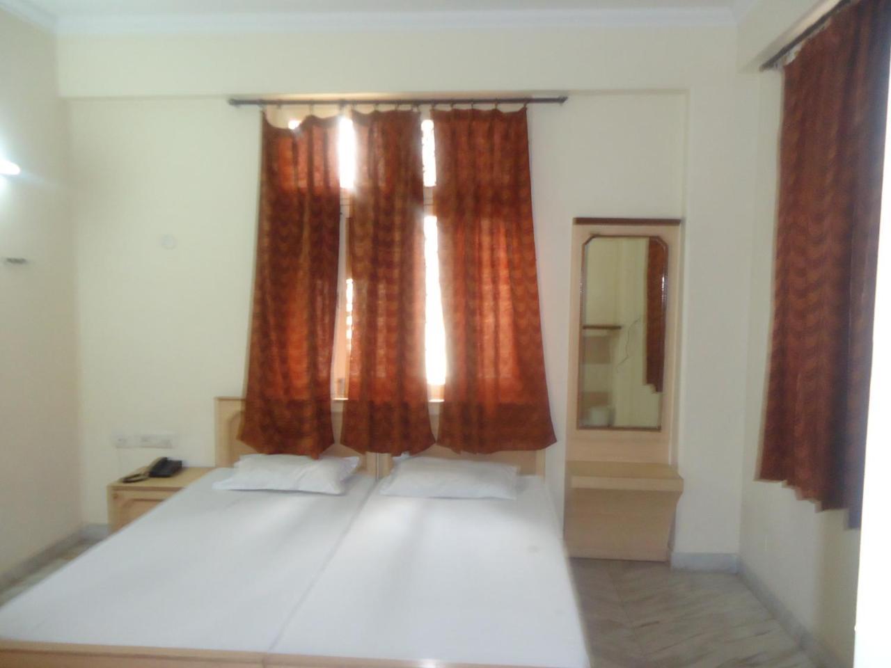 Hotel Sheela, 100M From Taj Mahal Агра Номер фото
